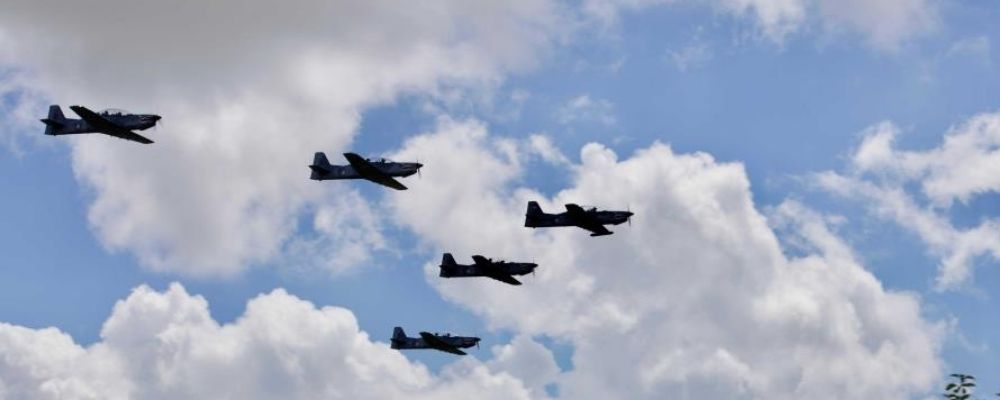 Orgullo dominicano: Abinader supervisa los TP-75 Dulus, los primeros aviones armados en el país